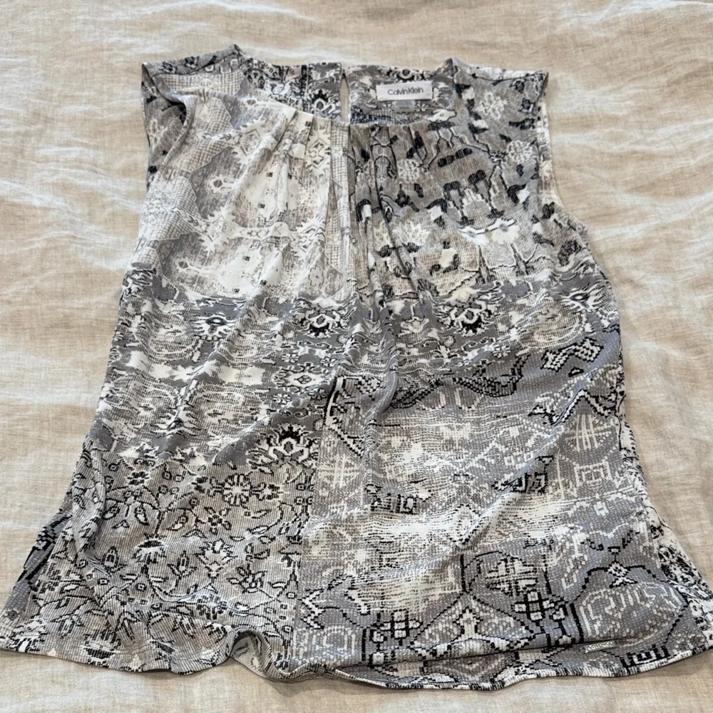 Calvin Klein Women's Gray Patterned Top -M - Picture 1 of 6